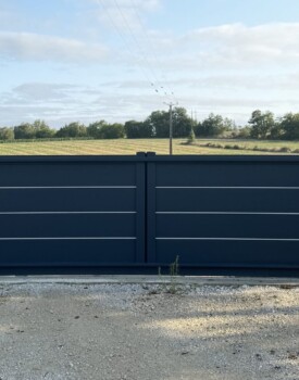 Portail moderne noir