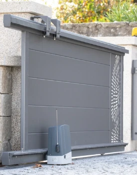 portail-coulissant-gris